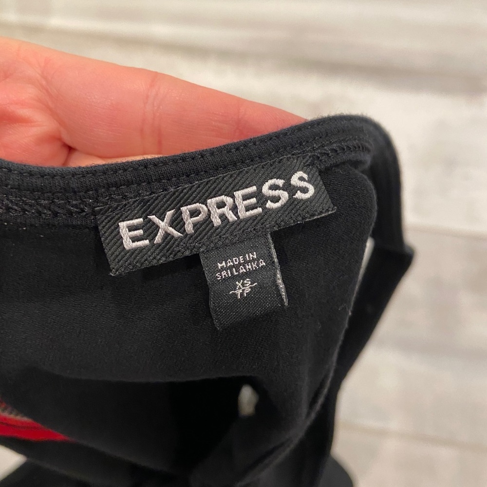 Express Top - Picture 2 of 3